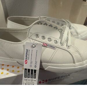 Superga shoes New in box
Unisex men size 9 woman 10.5